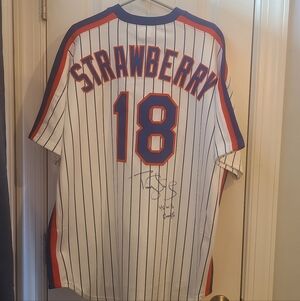 Darryl Strawberry Autographed Mets' Jersey with "4X W.S. Champ" Inscription